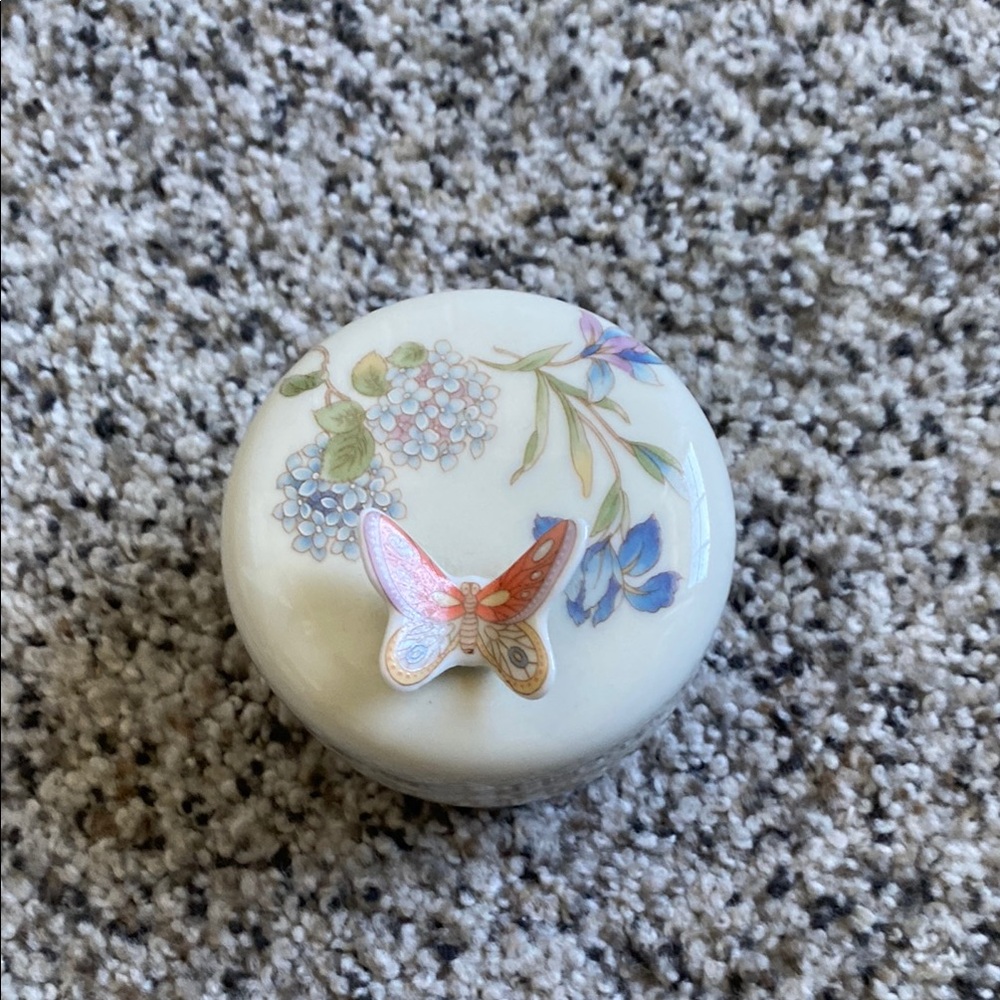 Floral and Butterfly Trinket Box 🌸